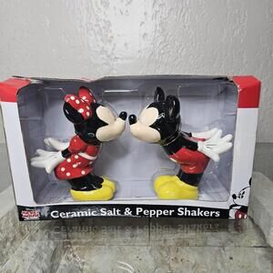 VTG Mickey Mouse & Minnie Mouse Salt & Pepper Shaker Set Disney Collectibles